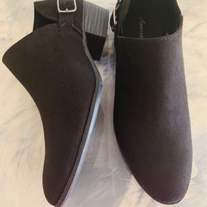 Black ankle boots size 9 NWT
